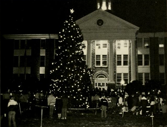 “<a href="/JMUAlumni/">JMU Alumni Assoc.</a>: #TBT to the tree lighting on The Quad in '85. Tradition continues tomorrow night.  @SGAjmu #JMU ”
