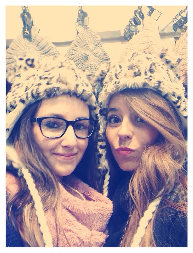 mamamu1989's tweet photo. Hoy compramos cualquier cosa jajaja @irenemuma96 estamos preparadas para el frio 🙊 http://t.co/l9IAr0e5oz