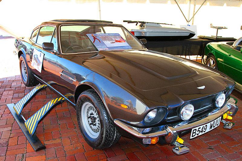 sodadrinker93's tweet photo. My favorite Bond car: the one from #TheLivingDaylights http://t.co/SBNUJaRgBz