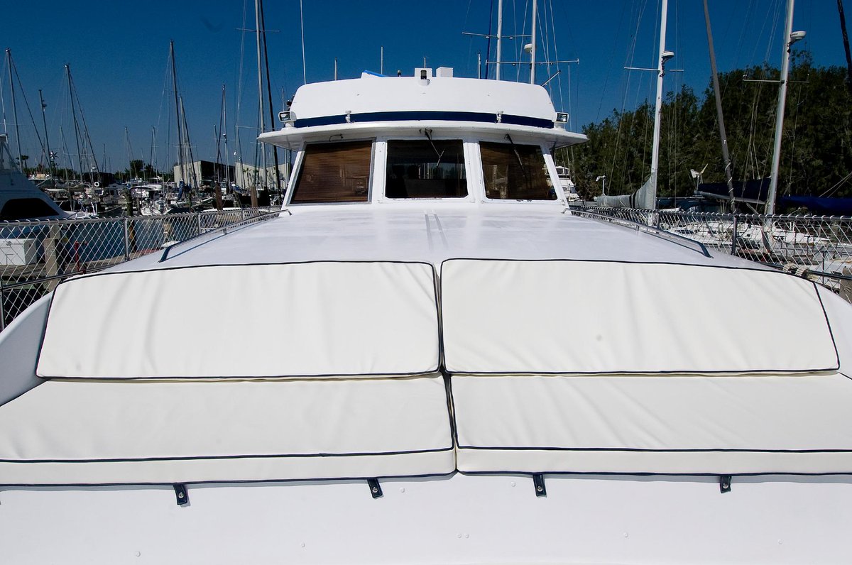 SleepAfloat's tweet image. Our newest yacht rental Lady Xanadu is perfect for anyone coming to visit @NASA @NASA_Orion  @ExploreSpaceKSC