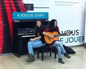 Yves_Marinot's tweet photo. Rdv lundi vers 17h à la gare de BESANCON, au programme, Kio, Stromae ... Merci les filles !  @Helwean @BloomCassy http://t.co/hLBMp23s09