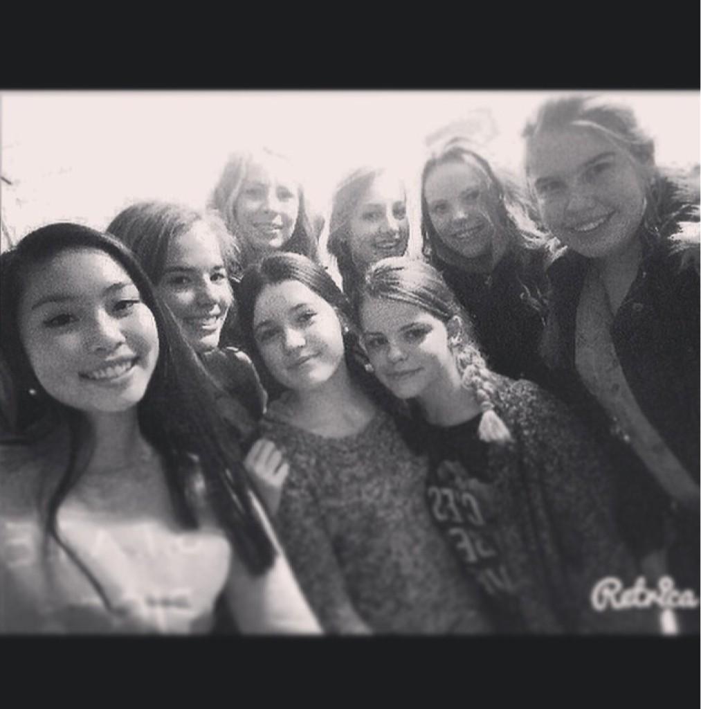 xsennnee_'s tweet photo. Turnvriendinnetjes ❤️ @xyanni_ @MaudSaalmink @xmarlonnnx @AnneWever @Isa__XX @xloiiis @Mirre_xx http://t.co/MIa5f8Ai0i