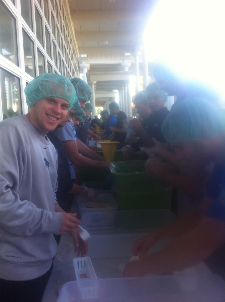 Shorter_MSoccer's tweet photo. The shorter mens soccer team took this morning to help feed over 60,000 people. #flyhawks http://t.co/E3h8hkCw5O