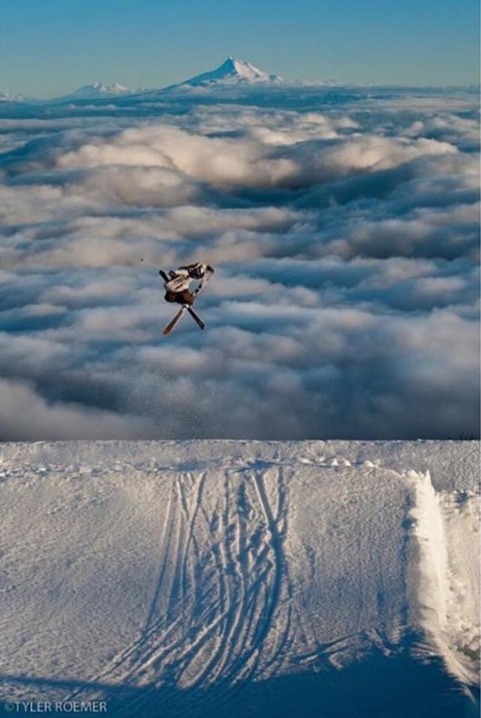 SkiingPics's tweet photo. 🎿☁️☁️ http://t.co/YVxidYYq7v