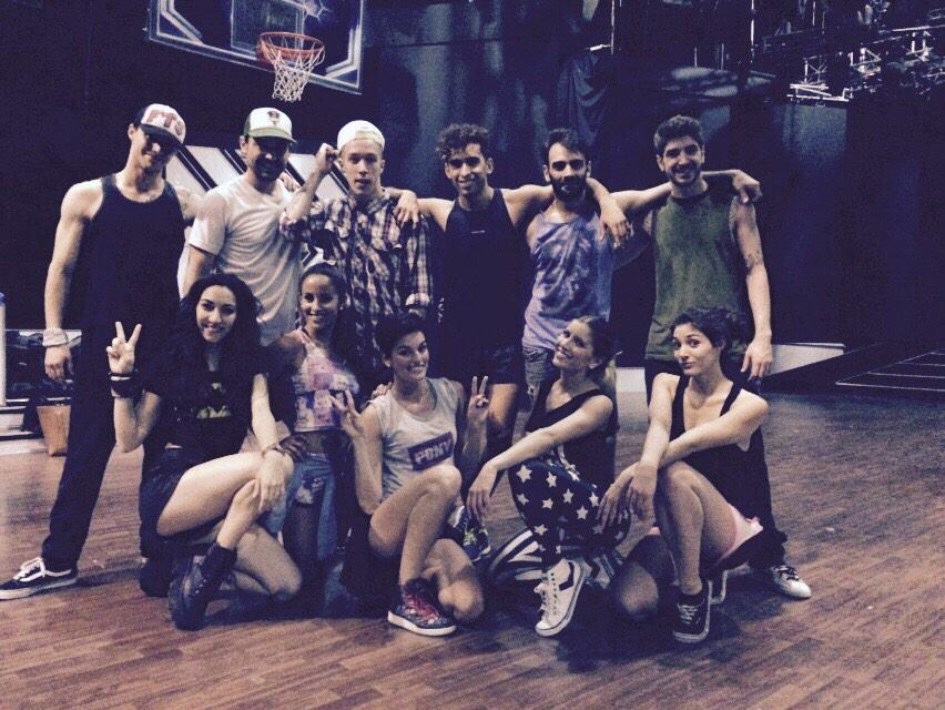 https://pbs.twimg.com/media/B4Cn9xFIEAMbs2B.jpg