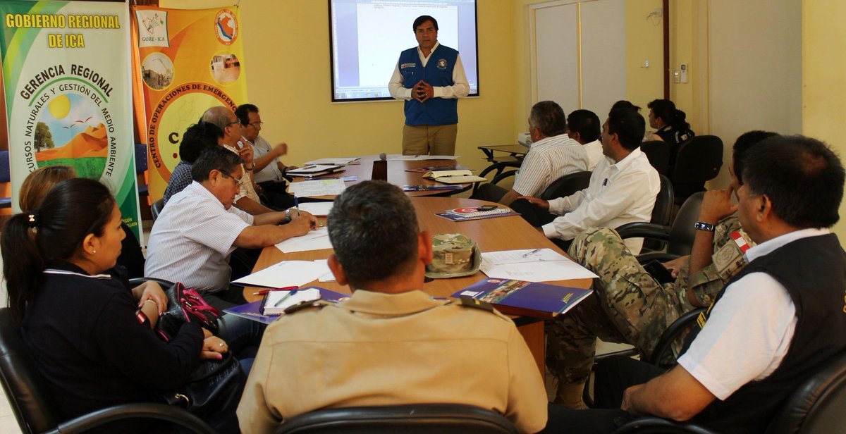 GoreIca's tweet photo. Se realizó reunión de trabajo del Comité Regional de Movilización de la Región Ica http://t.co/EShhcYnMFl http://t.co/kjzv2vg6s1