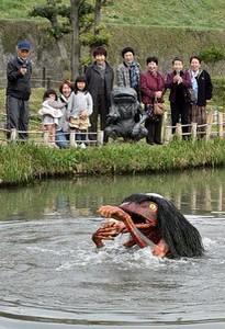 リアル 妖怪ウォッチ ができるぞ 兵庫県の福崎町 ため池にカッパを設置 Togetter