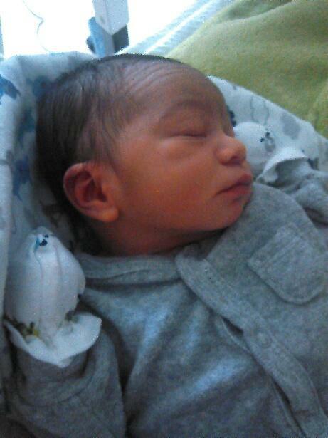 _LovingMySon_'s tweet photo. my baby earlier http://t.co/kNlor6fT4A