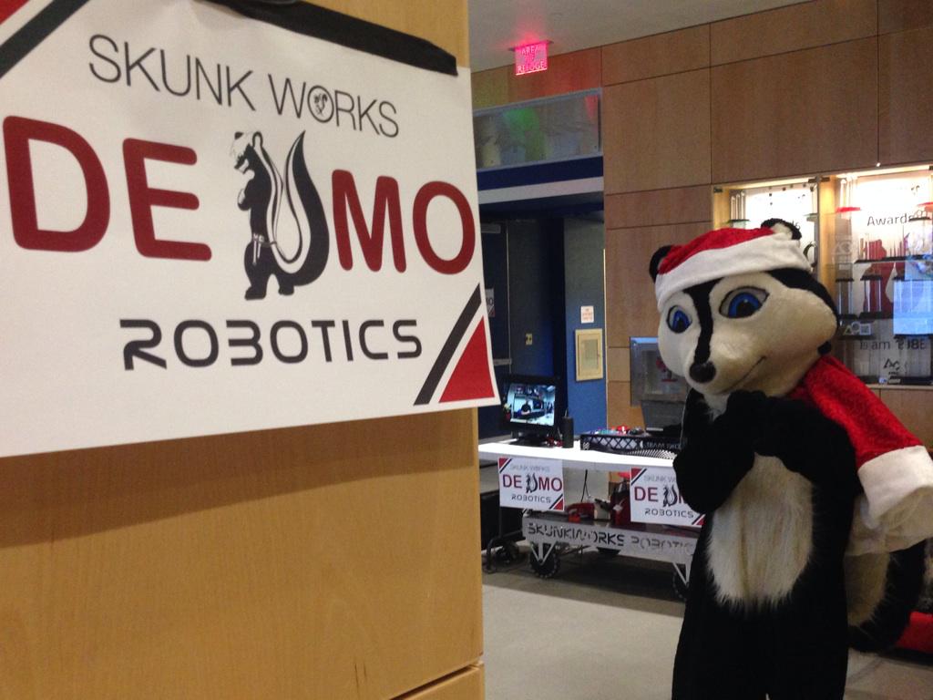Skunkworks1983's tweet image. Hey come and check us out at RAHS Information Night! #robotdemo #omgrobots #rahs
