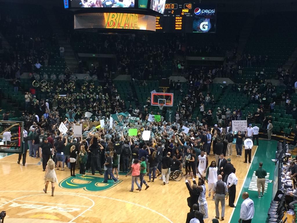 free_UAB's tweet photo. Students chanting #firewatts #freeuab and #wewantfootball!!! http://t.co/XKcKRELDat