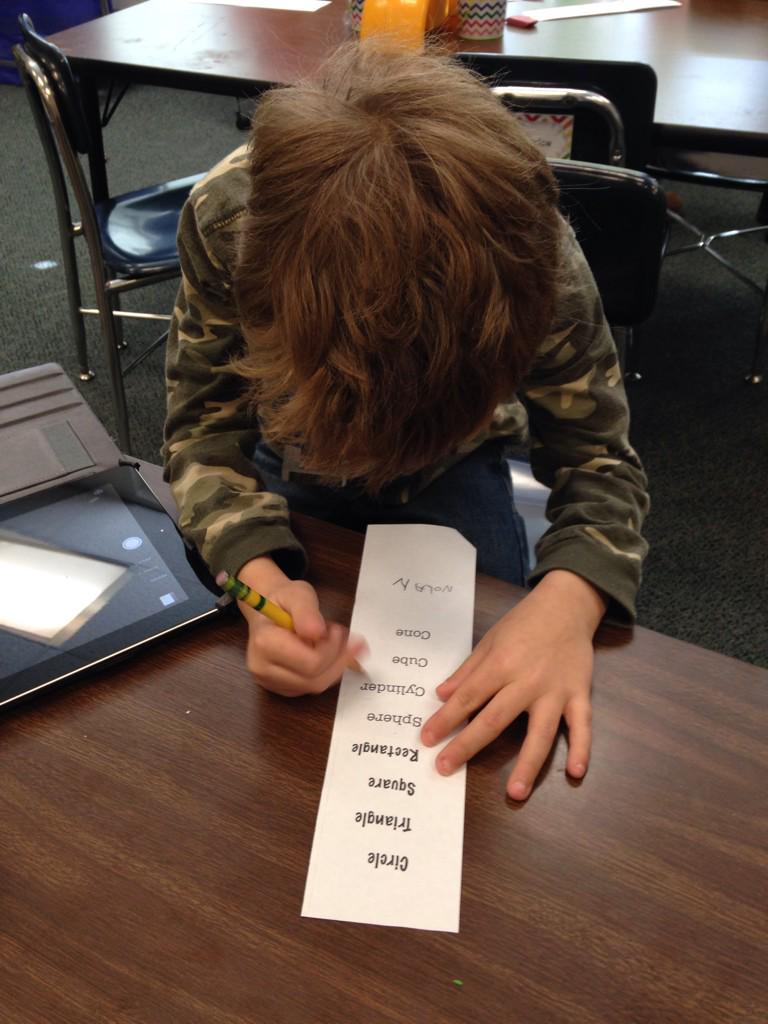 CarrieCarter82's tweet photo. Shape hunt http://t.co/EkULFVm3mS