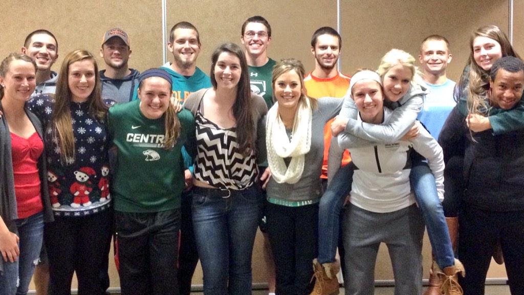 _jenlong's tweet photo. Nothin says Christmas like a violent spoons tournament 👊🏆 #FCA http://t.co/6uX20hM1xh