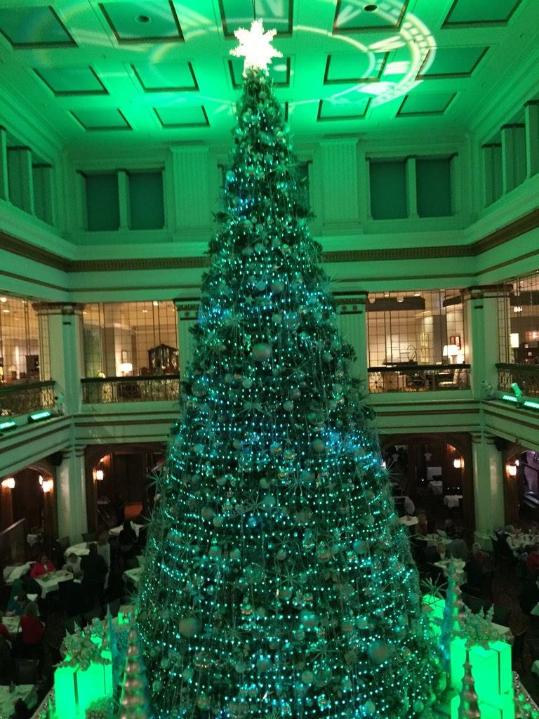 frankschicago's tweet image. #walnutroom at #macys A Christmas tradition.