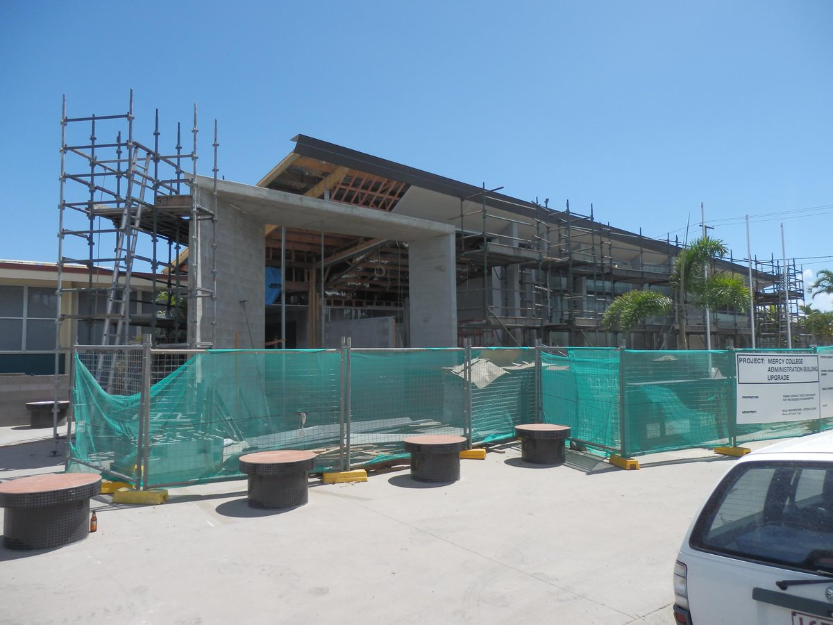 le_christo18's tweet image. The new entrance to Mercy College. Can&apos;t wait for the scaffolding to come down #BOLDArchitecture #WHFGroup @DCEORock