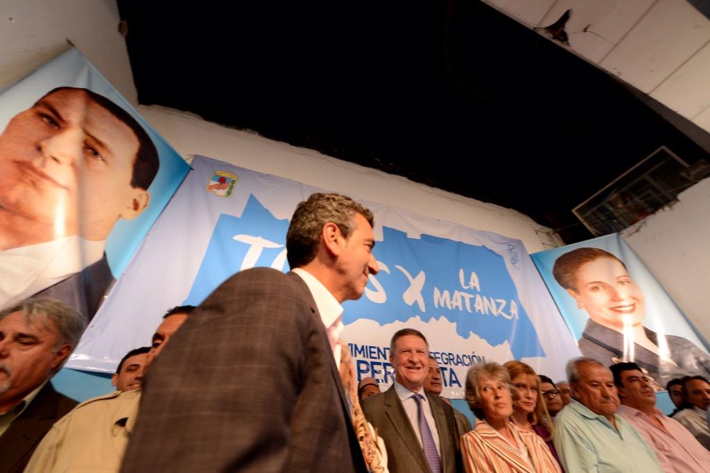 Randazzo2015's tweet photo. .@RandazzoF en La Matanza. cc @FerEspinozaOK http://t.co/yvLVU7Fib9