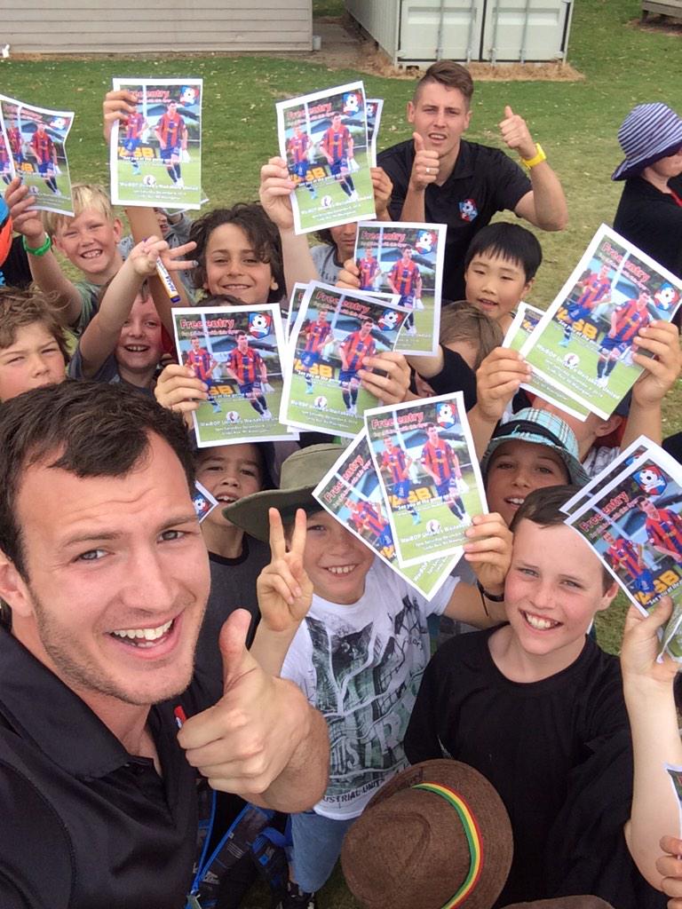 JamesMcPeake1's tweet photo. Cheeky selfie with the lads at Bellevue school today @WaiBOPUnited @LiamHiggins11 #waibop #riverdragon #sjsforthewin http://t.co/mtNry0tL1f