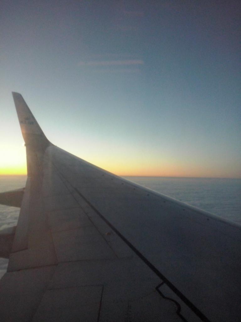 InesMariaAlonso's tweet photo. Los tópicos existen por algo, joder que pasada #CloudsFromAbove München-Ámsterdan http://t.co/UTUrruLMgK
