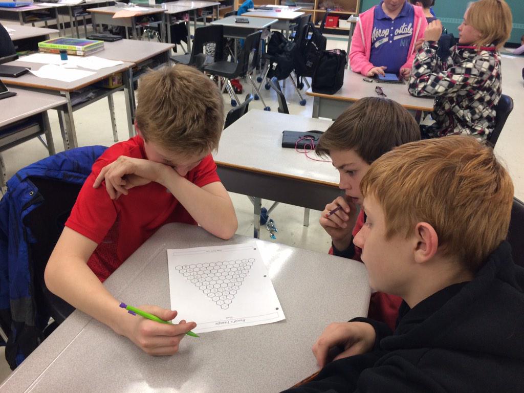 Principal_MacD's tweet photo. It's awesome when students at WDSS 7&amp;8 are so engaged in their learning! @7Wdss http://t.co/M0Z7uVb80E