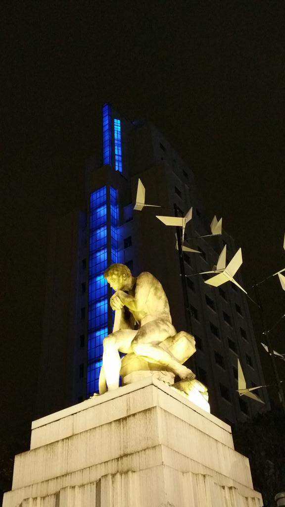 fvauquier's tweet photo. Avant la fête des lumières ... http://t.co/4uuMmB5akw
