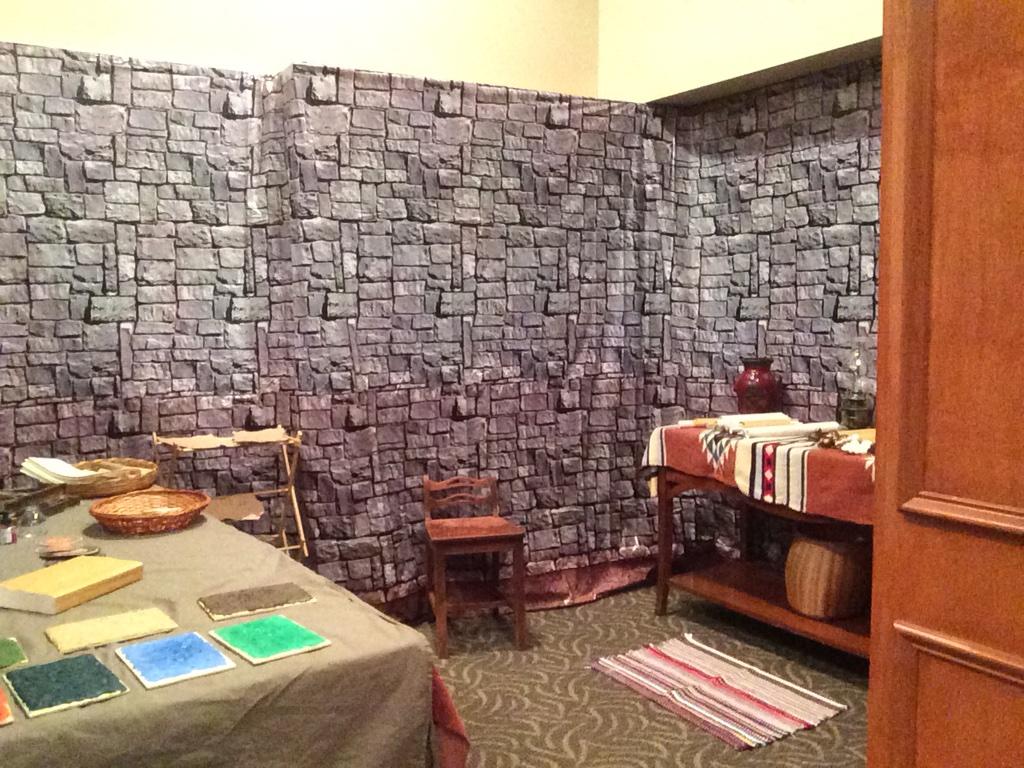 logos_623's tweet photo. And the #BethlehemMarketPlace is coming together!!! #LogosBibleChurch 5-8pm THIS Friday &amp; Saturday (12/5&amp;6) http://t.co/uWxQy1oRJV
