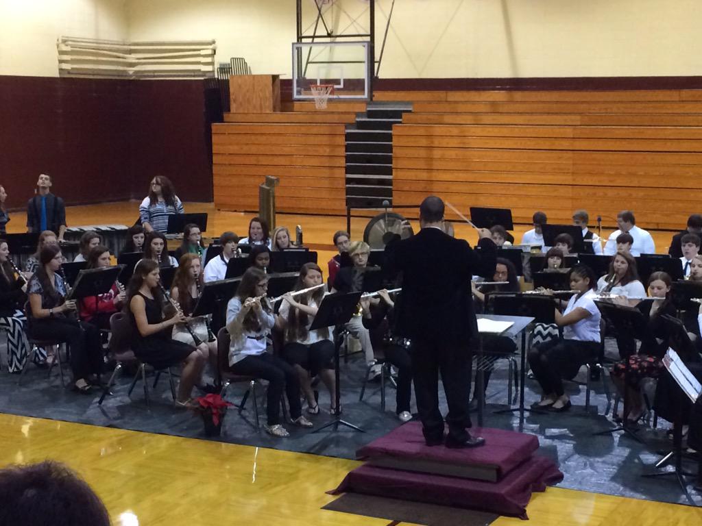 Rand_El's tweet photo. Hanging at GCHS for a little Christmas Music. #fb http://t.co/AAdsMW6JnE
