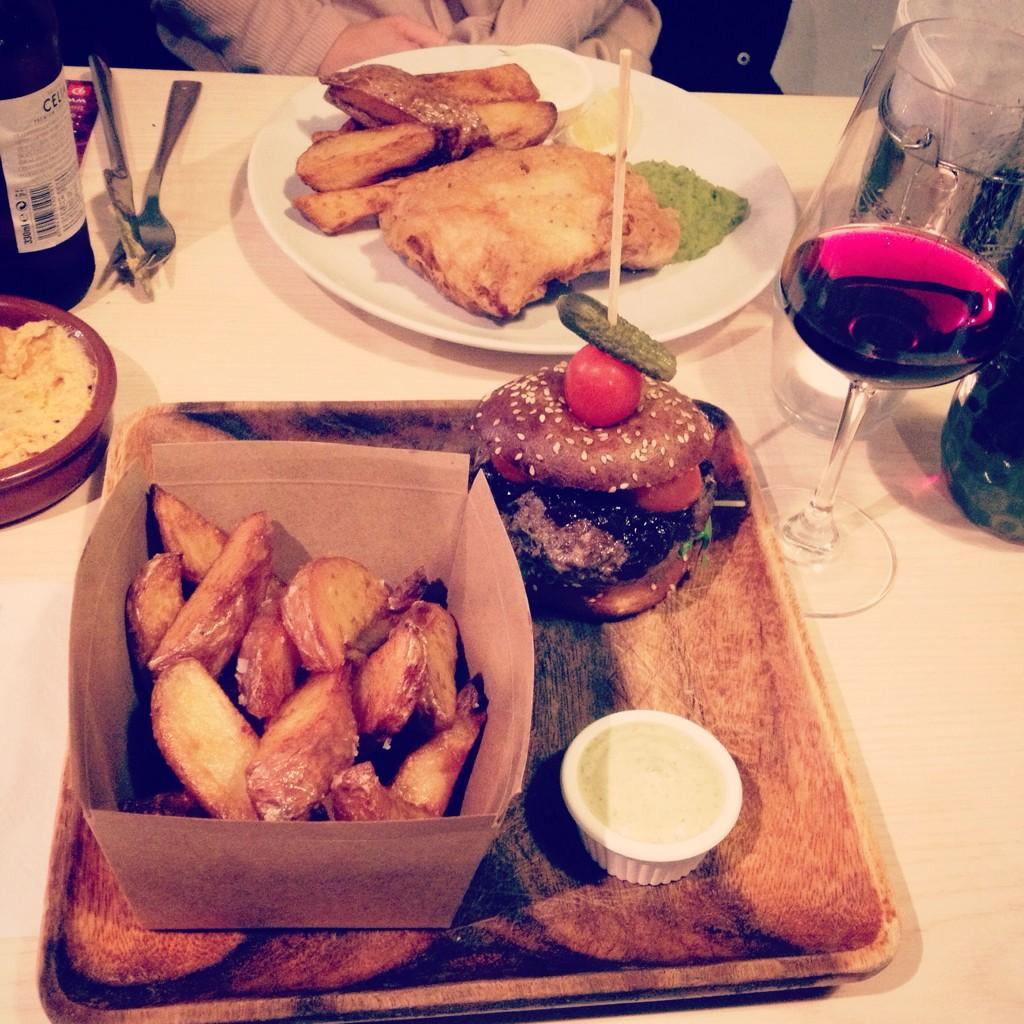 akellyxx's tweet photo. Amazing post night shift meal @At_Vozars #foodcoma http://t.co/UJJS6ScaSd