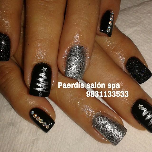 MayraHuerta72's tweet photo. La tendencia del negro esta intensa!!! Citas por whats al 9831133533

#nailart #nailsart #nailschetumal #nails #i... http://t.co/zh5E0sQ7jy