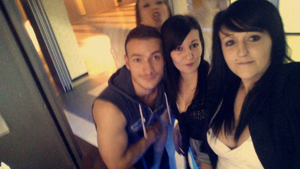 chantel2802's tweet photo. Thanks for a good night#bestnightever ;) #peterborough #sister #bestfriend #bestfriend  #ladiesnight http://t.co/NlUTj6NOoH