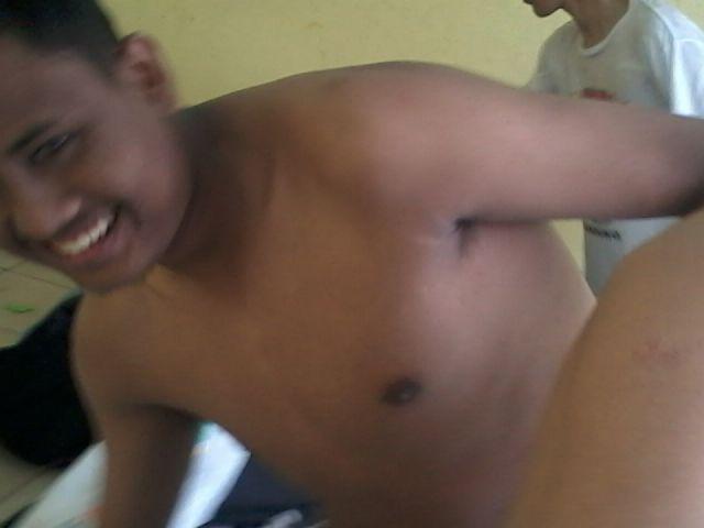Sciencee1's tweet photo. Look at him! *NOOOO* http://t.co/NaZBDgKkgW