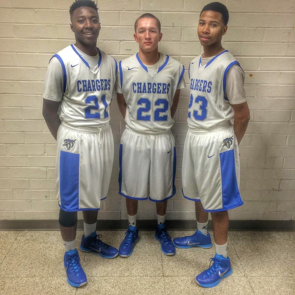 lackeybasketbal's tweet photo. 🔵⚪🔵⚪📷 @GLIZZYBOY_JAYY @Aye_B223 @Savage__Leakk @justd0oit @LatexOrPaycheck @treball_sam @1001Freaky @Thraxxd_Out http://t.co/nWJKc7YAoI