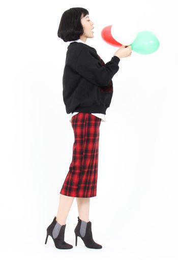 아모르윌트의 맨투맨을 만나보세요! 레터링과 송치를 포인트로 상당히 시크한 디자인을 지닌 제품 , 겨울에 꼭 필요한 아이템이죠!  제품보기-> bit.ly/1zxyJVC