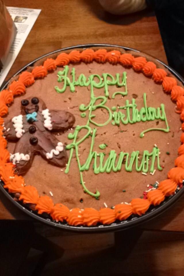 _heyitsrhiannon's tweet photo. aw my cookie cake is cute. http://t.co/z8uD5wJoH2