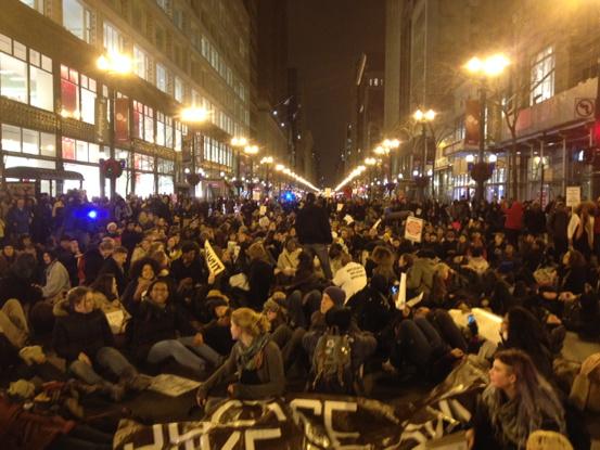 BrianSlodysko's tweet photo. Laying down at State and Madison. http://t.co/TUX7rJkSmH