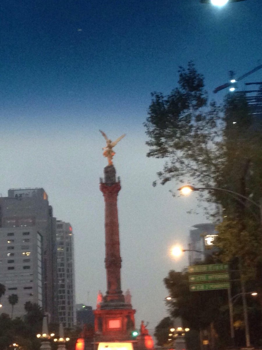jadra28's tweet photo. Heme aquí en algún lugar de esta ciudad... (@ Mexico City in México) https://t.co/SItu0UGoOR http://t.co/ir5O8rMUN9