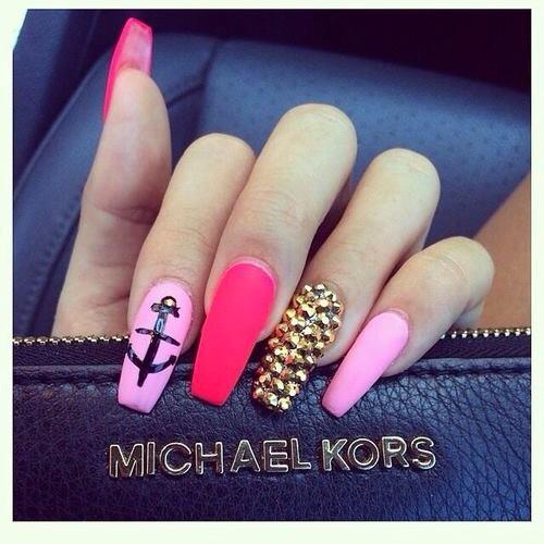 sariihz's tweet photo. New bbys 💅      
#nails 😍 http://t.co/8c4L9oj608