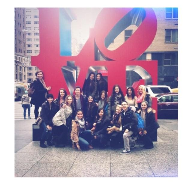gelliekatis's tweet image. this time exactly one year ago, i got to share the most amazing trip with the most amazing people ever🗽❄️💗 #NYC2013