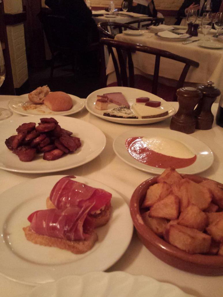 <a href="/solerany/">Solerany</a> #tapas <a href="/FoodPornPhotos/">Skyecrab 2 ❤️‍🔥✨</a> #foodporn great evening with friends!