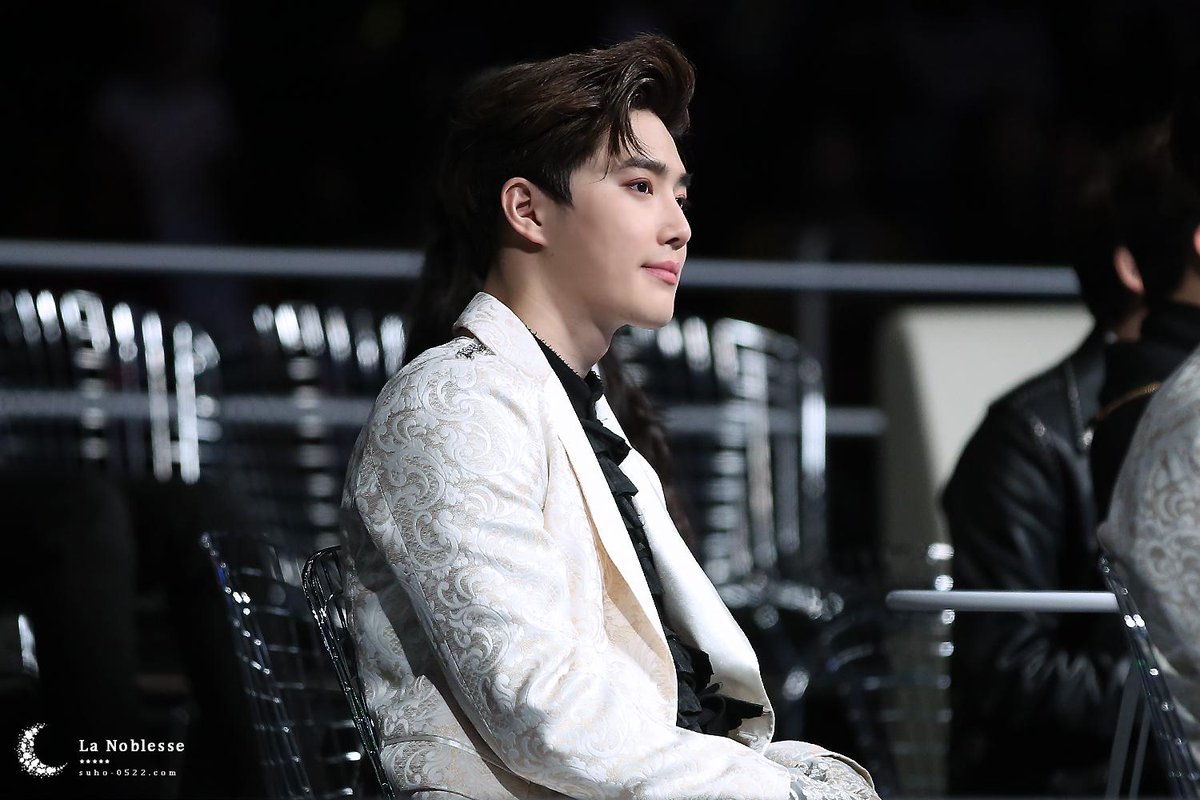 digimyeon's tweet photo. [DL] 141203 Suho @ Mnet Asian Music Awards 2014 by La Noblesse (6P) #suho #수호 http://t.co/Dz0UJ52geI http://t.co/OUrxEpDXsx