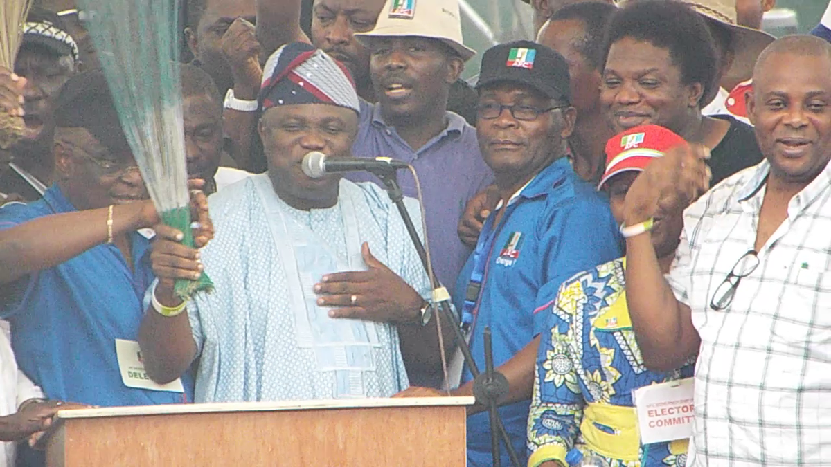 thecableng's tweet photo. UPDATED: Akinwunmi Ambode polls 3,735 votes to win APC Lagos governorship primaries http://t.co/CjmyWTGlNh http://t.co/g0KQqHaL4B