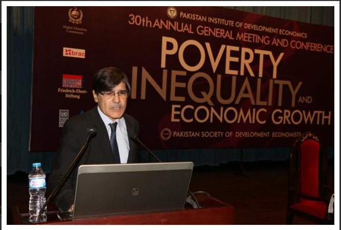 IDEASpak's tweet photo. @BariFaisal #alicheema #anjumnasim @pidepk conference 2014 on #poverty #inequality #economic growth http://t.co/Xov8X4f0jE