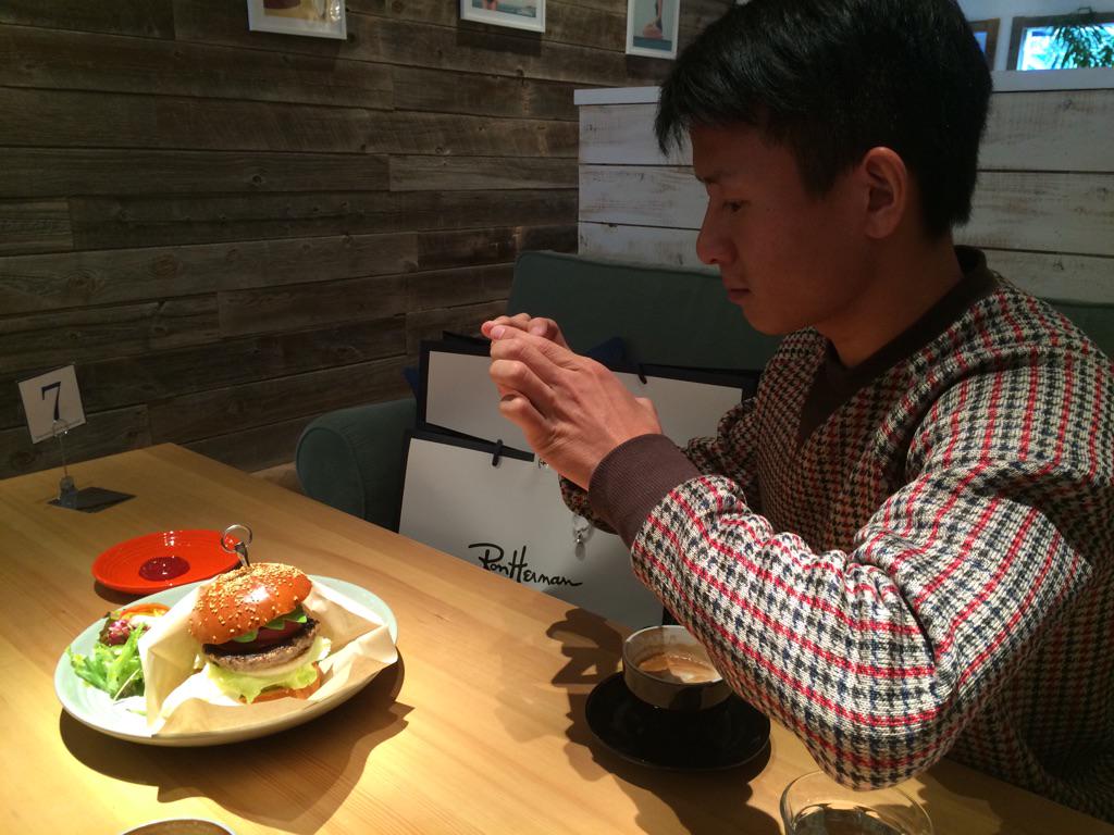 ttm0019's tweet photo. しゅーと、初ロンハーマン(^^)
そしてランチ!!!
#avispa #RonHeman http://t.co/6bMUpZcnLt