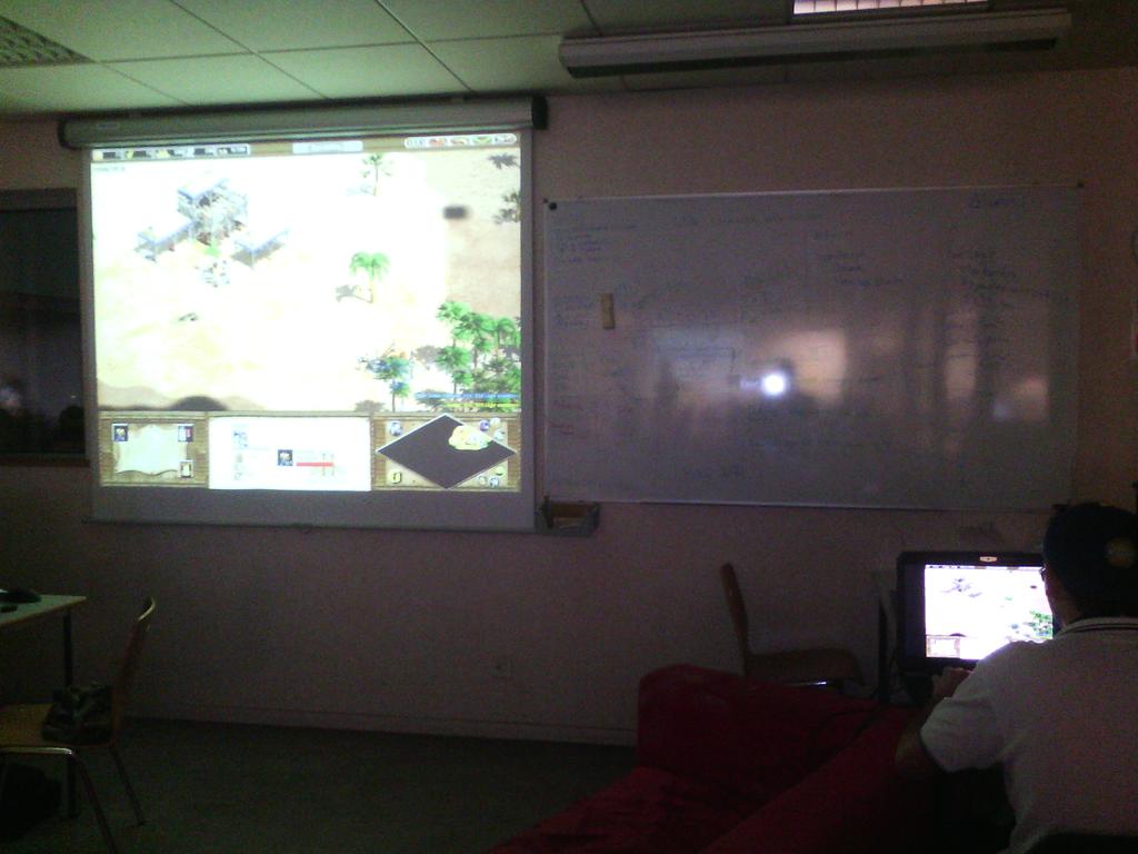 CallocDuty's tweet photo. Time for Age of Empire #nuitinfo #nuitinfo2014 http://t.co/TtBFmWPFmX