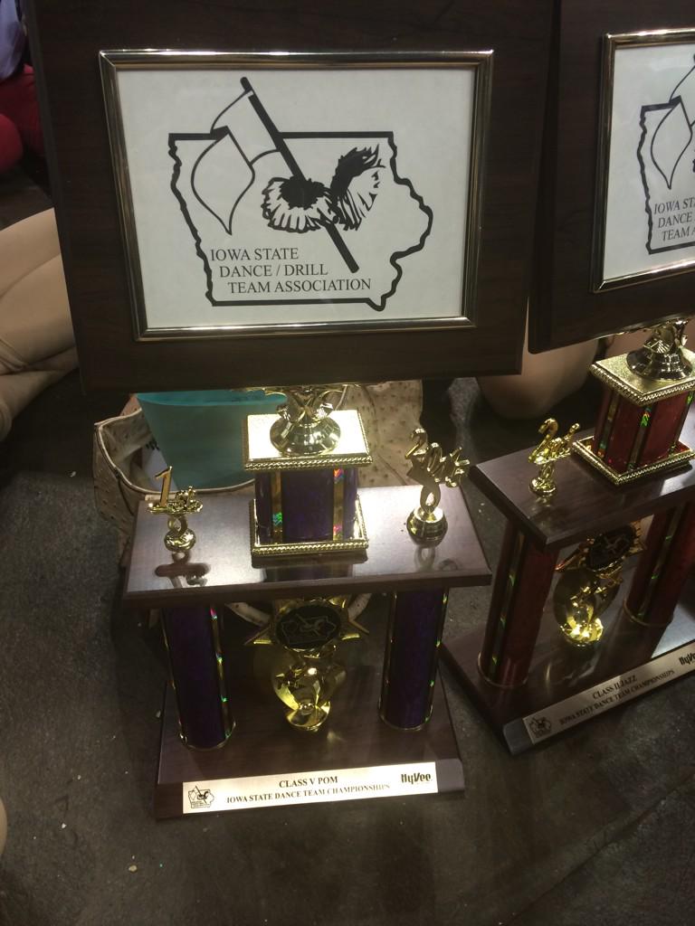 FIRST PLACE POM!!!! 💕👯❤️😍🎀💋 I am beyond happy excited and proud of all this perfect team!!