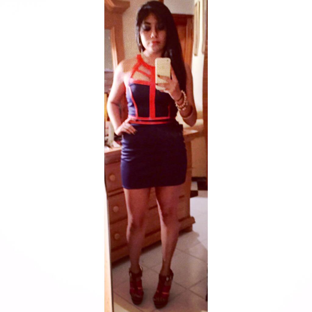 Innvelaruva's tweet photo. Me gusta ser flaquita y feliz que tener viejos complejos ! http://t.co/xPLISgItAG