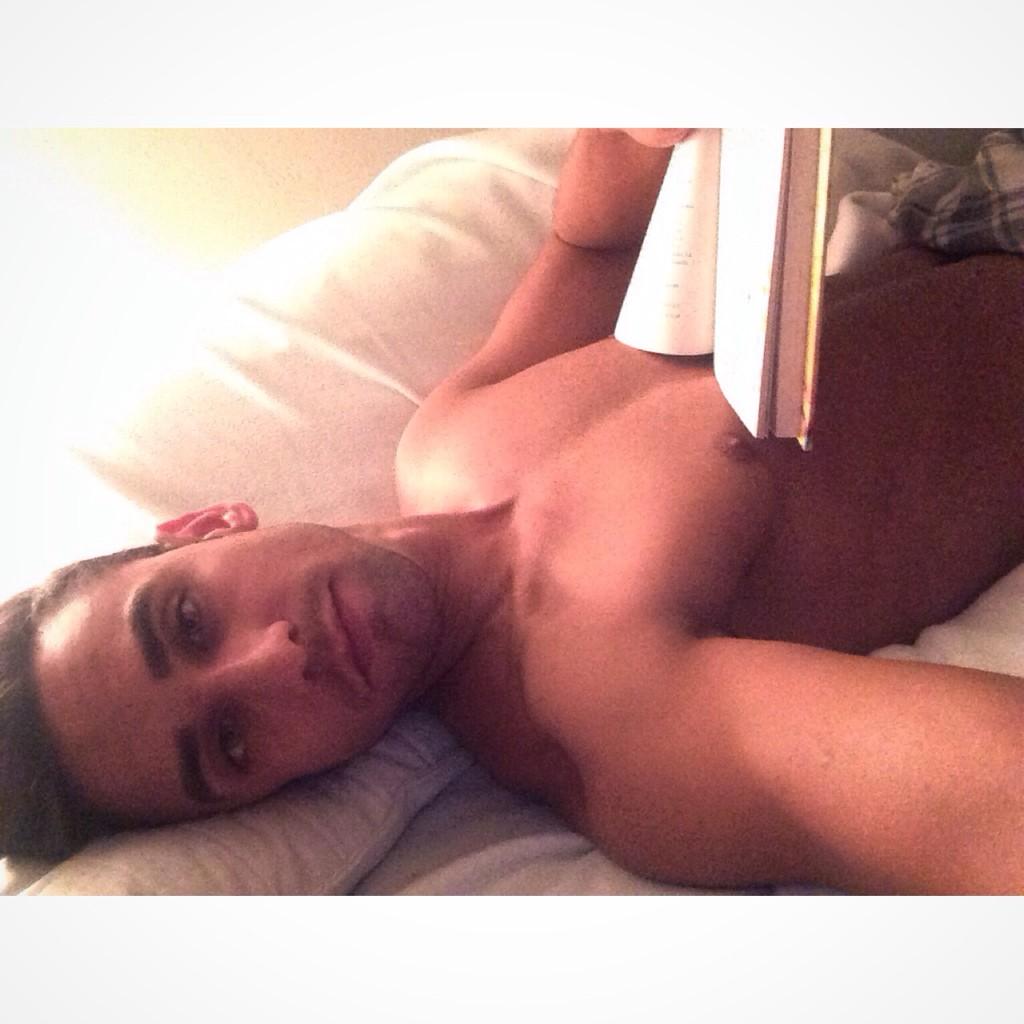 Nathan_Roman's tweet photo. Ejercitando mi mente.. #TheSecret #ElPoder #RhondaByrne
#GoodNight http://t.co/xGQzHG99g2