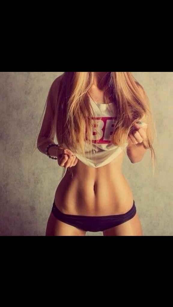 Kiss_0f_Death_'s tweet photo. #thinspo http://t.co/0jxRm8cFMf