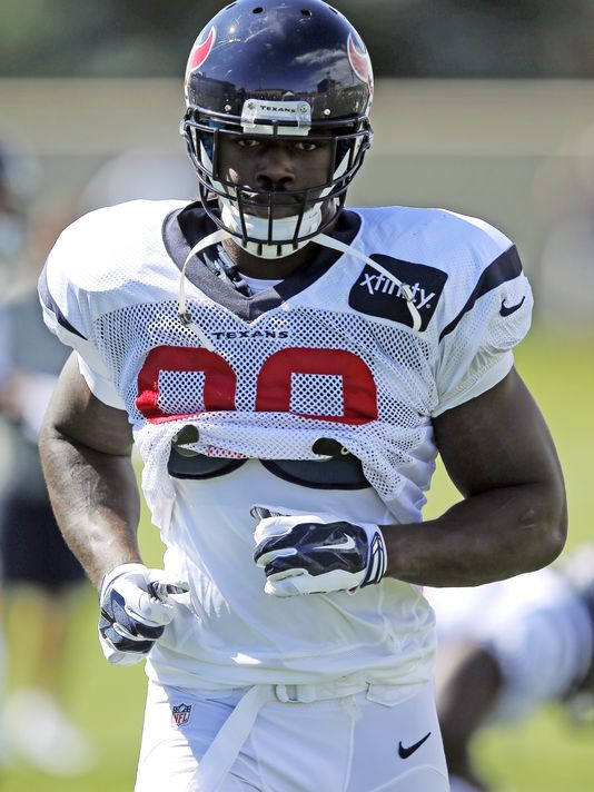 stadium2000's tweet photo. Top overall pick Clowney out for season http://t.co/8HyZAi9jY5 http://t.co/iE2D88yn69