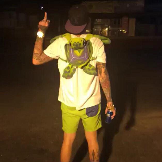 salientvices's tweet photo. #FollowMeFronz this is the reason i love you http://t.co/ZExTIC3HgS