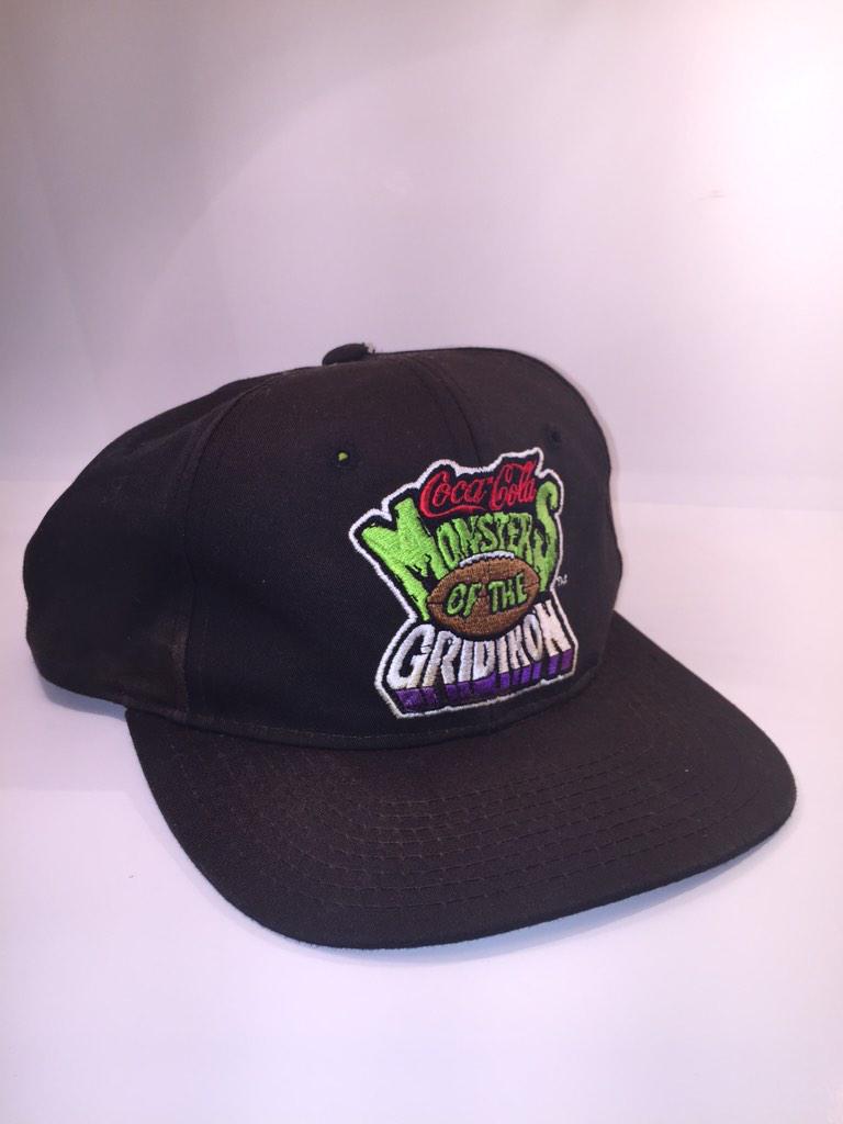 SnapGods's tweet photo. Retweet if you would wear these SnapBacks!  

#VintageSnapBack #Snapbacksforsale   

http://t.co/8OidBC76pT http://t.co/UV8Ps6oNiq