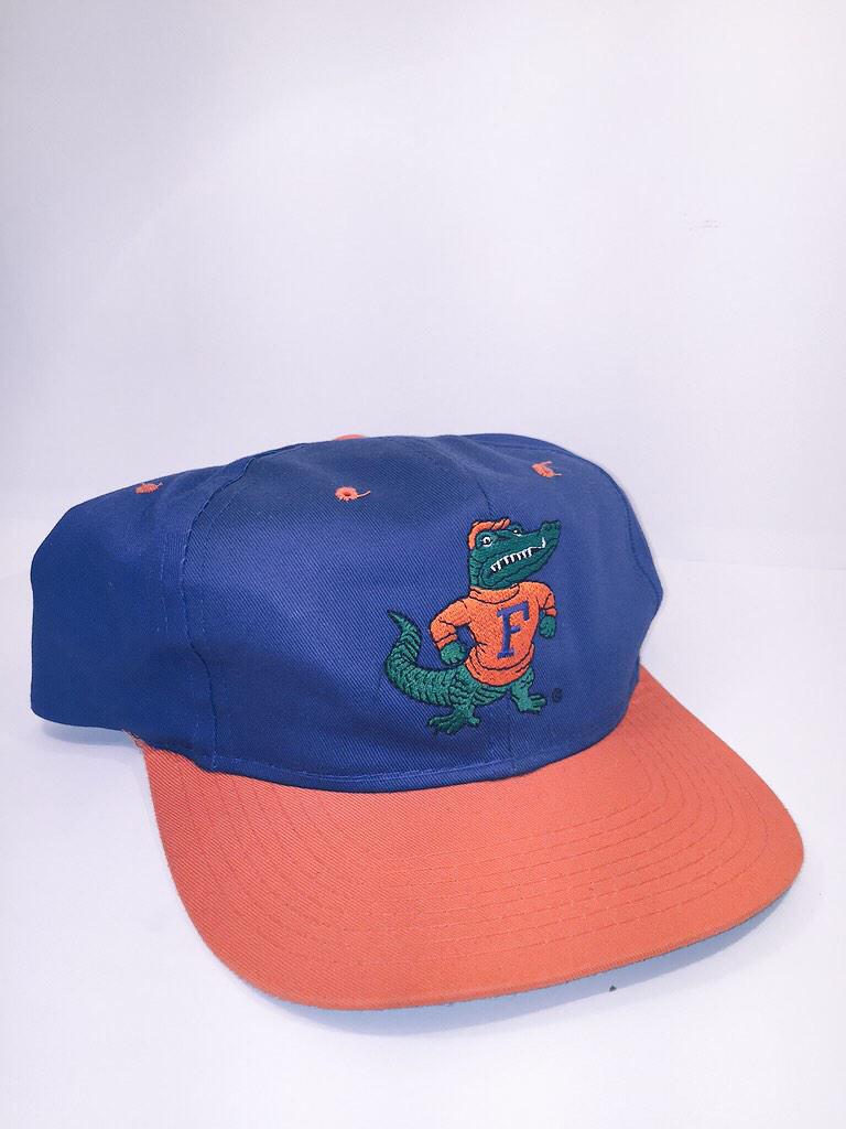 SnapGods's tweet photo. Retweet if you would wear these SnapBacks!  

#VintageSnapBack    

http://t.co/8OidBC76pT
@Tyga http://t.co/Nhz2Ixzsi9
